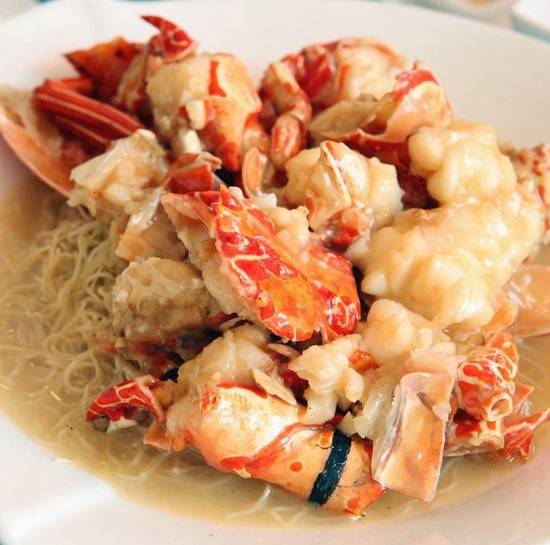 Lobster with Egg Noodles in Cream Sauce / 奶油龍蝦生麵底